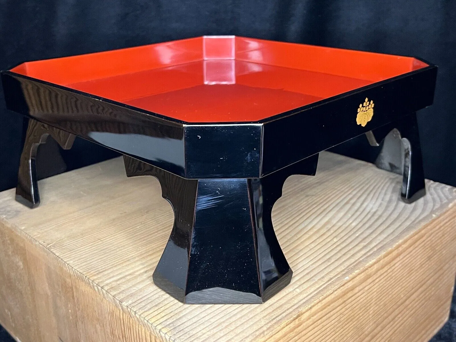 Antique Japanese Meiji Era Red/Black Lacquer Obon Ozen Tray Table Crest 12.5"