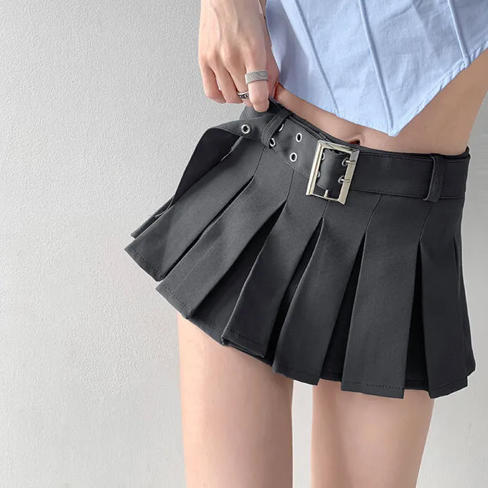 Buckle belt mini skirt