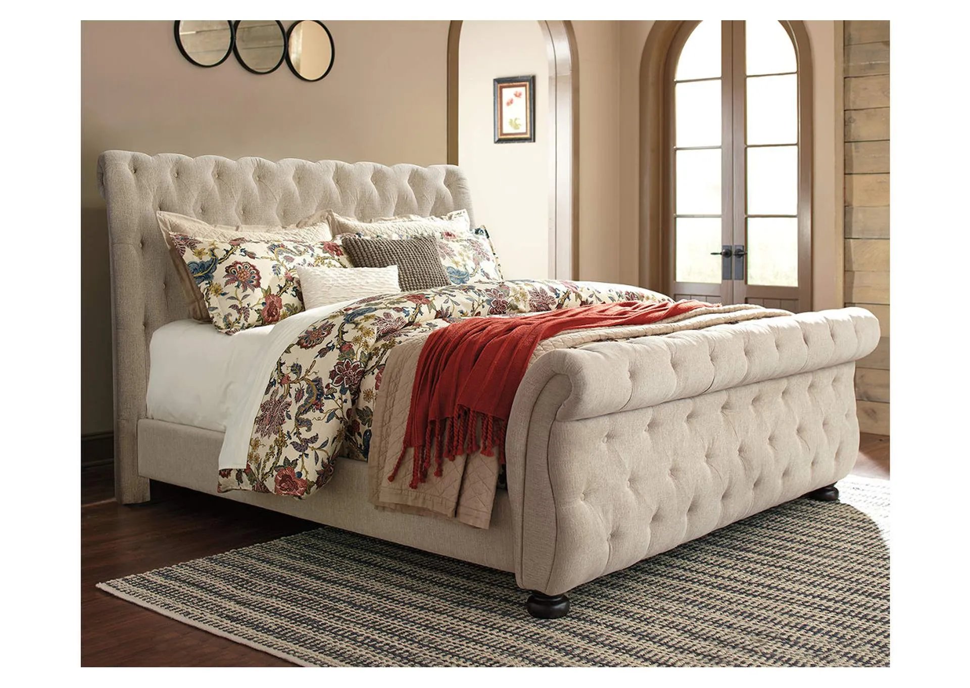 Willenburg Queen Upholstered Sleigh Bed