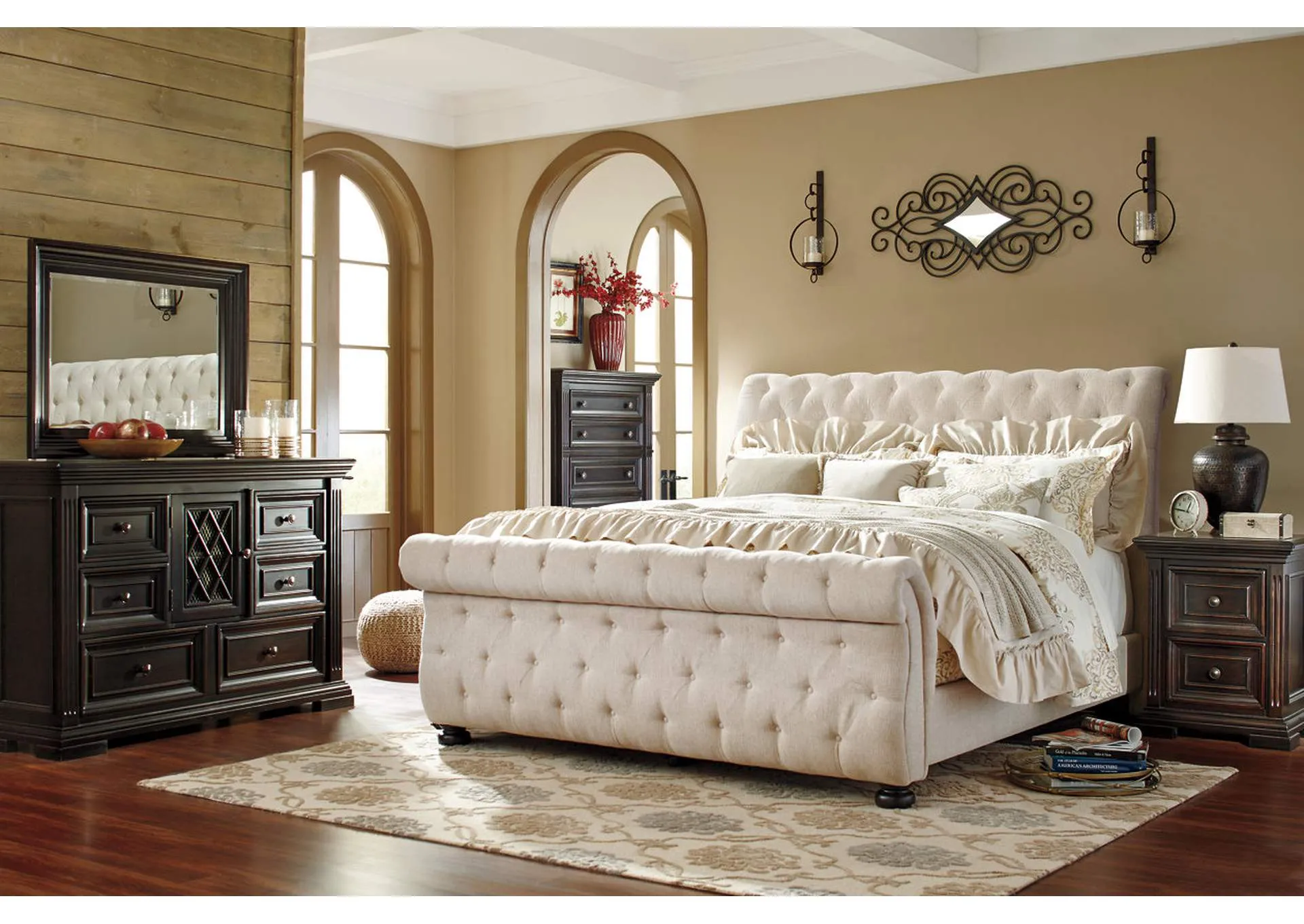 Willenburg Queen Upholstered Sleigh Bed